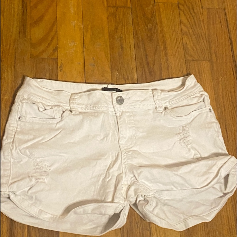 White rue21 ripped Jean shorts size s